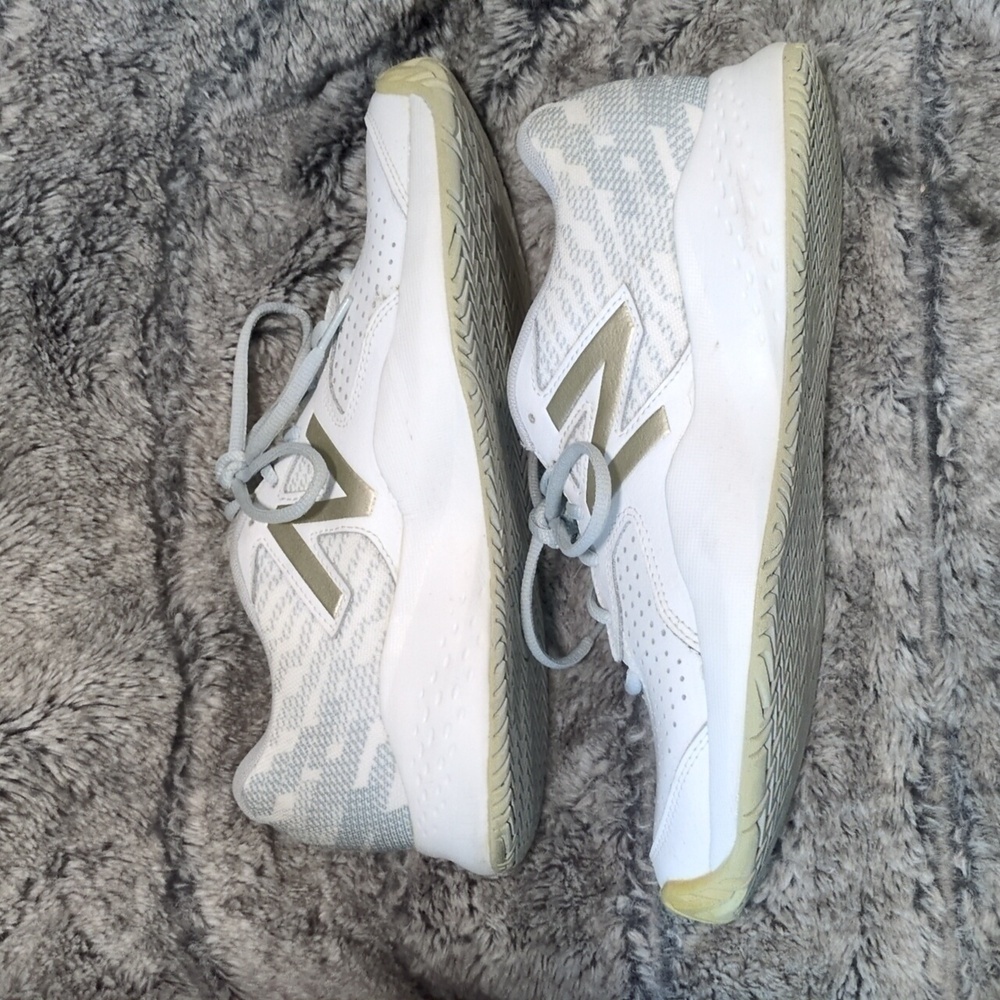 New Balance Women's 696 V3 Tennis Shoes​​​ - Picture 4 of 6